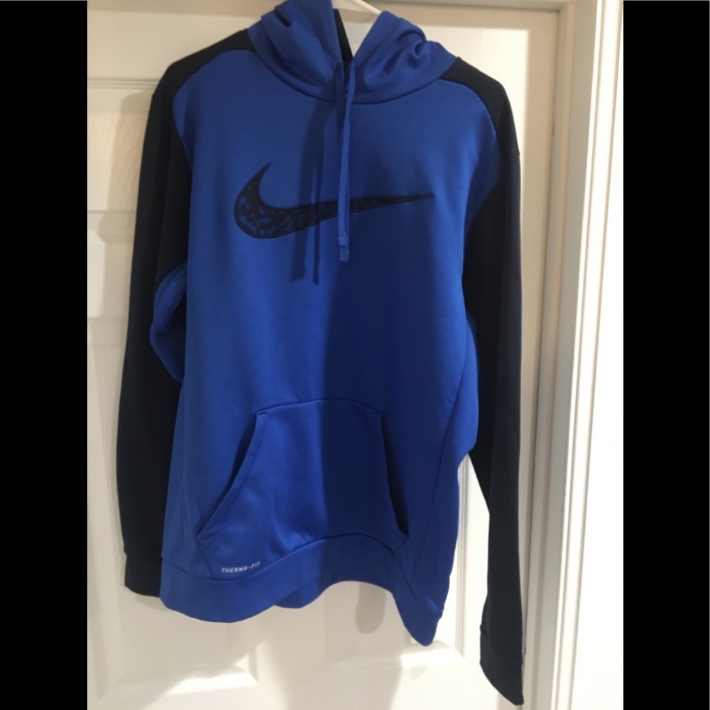 Nike L sweatshirt